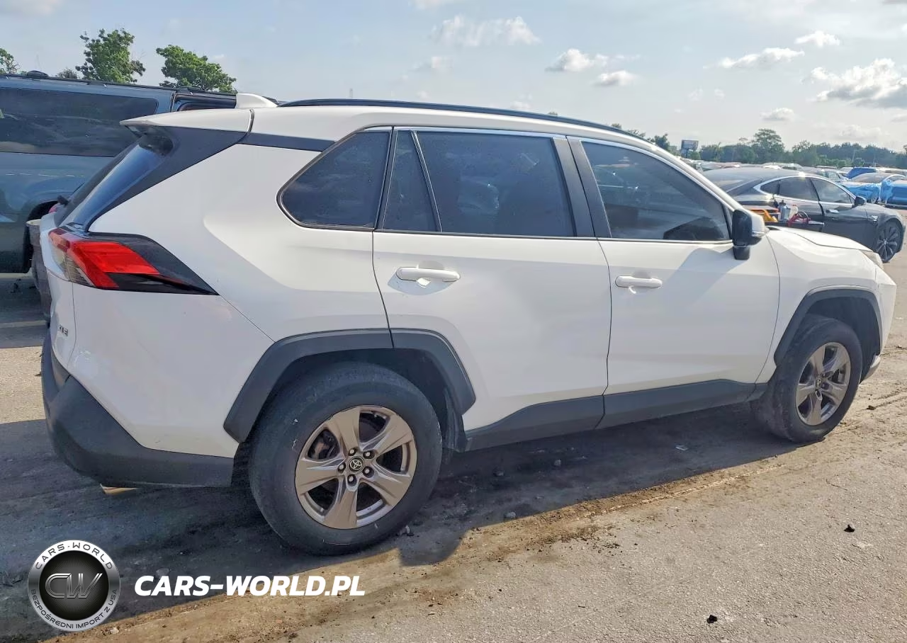 2022 Toyota Rav4 Xle VIN:2T3W1RFV6NC188543 - 3