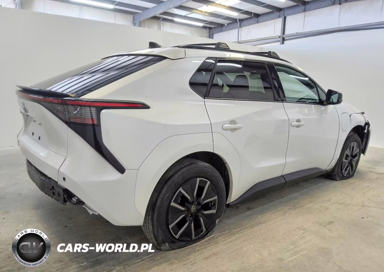 2026 Toyota Bz Xle Plus VIN:JTMBCAEB8TA005364 - 3