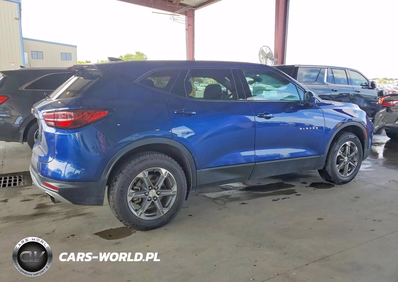 2023 Chevrolet Blazer 2Lt VIN:3GNKBCR46PS132474 - 3