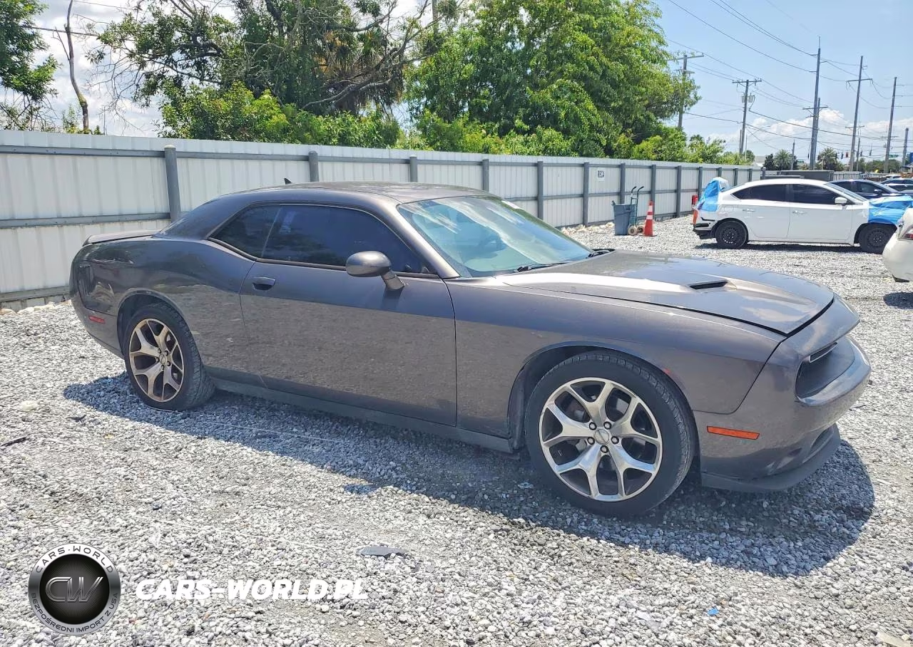 2015 Dodge Challenger Sxt Plus VIN:2C3CDZBG8FH733437 - 4