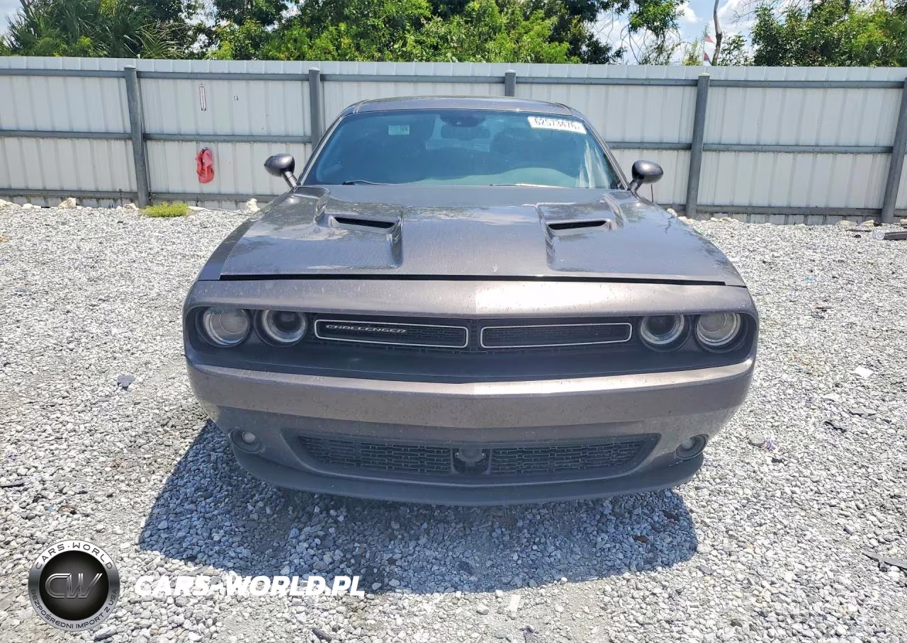 2015 Dodge Challenger Sxt Plus VIN:2C3CDZBG8FH733437 - 5