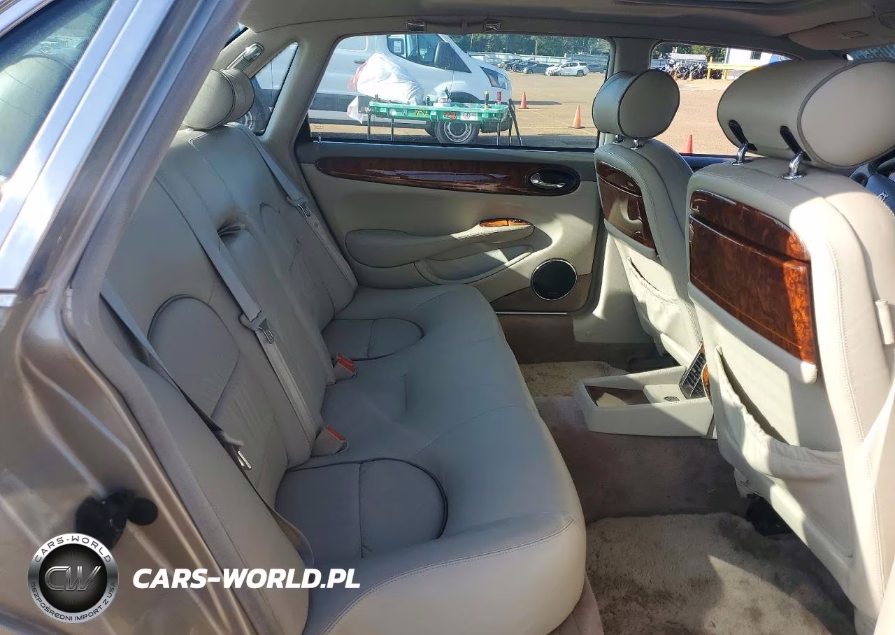 1998 Jaguar Vandenplas Majestic VIN:SAJKX6243WC833341 - 10