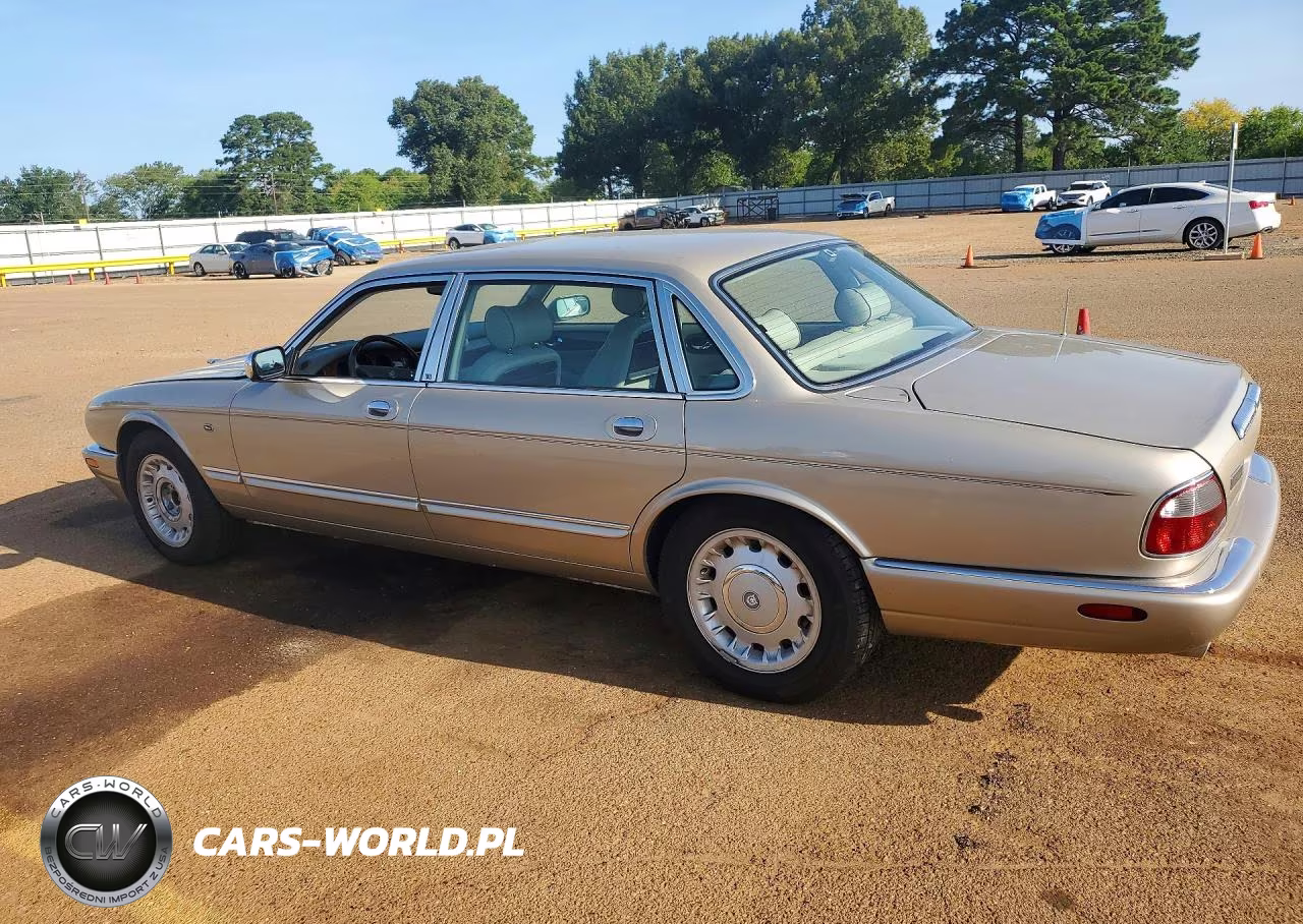 1998 Jaguar Vandenplas Majestic VIN:SAJKX6243WC833341 - 2