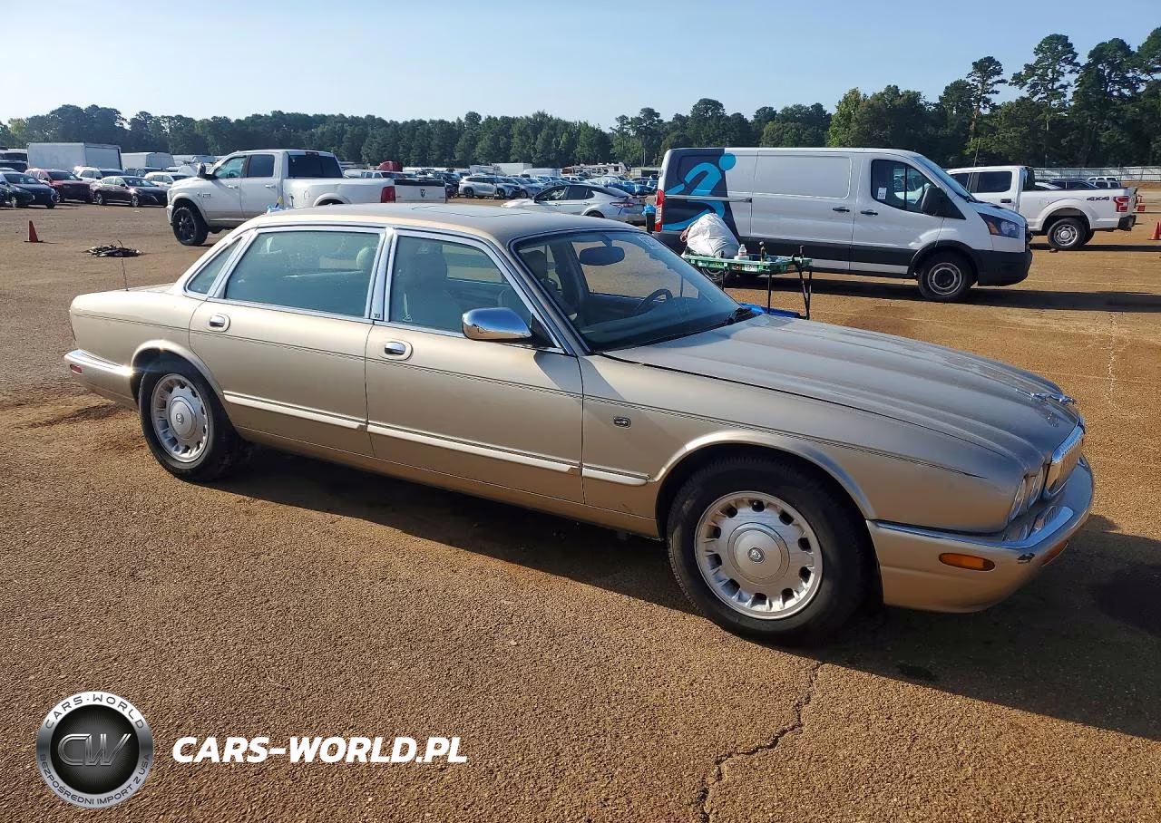 1998 Jaguar Vandenplas Majestic VIN:SAJKX6243WC833341 - 4
