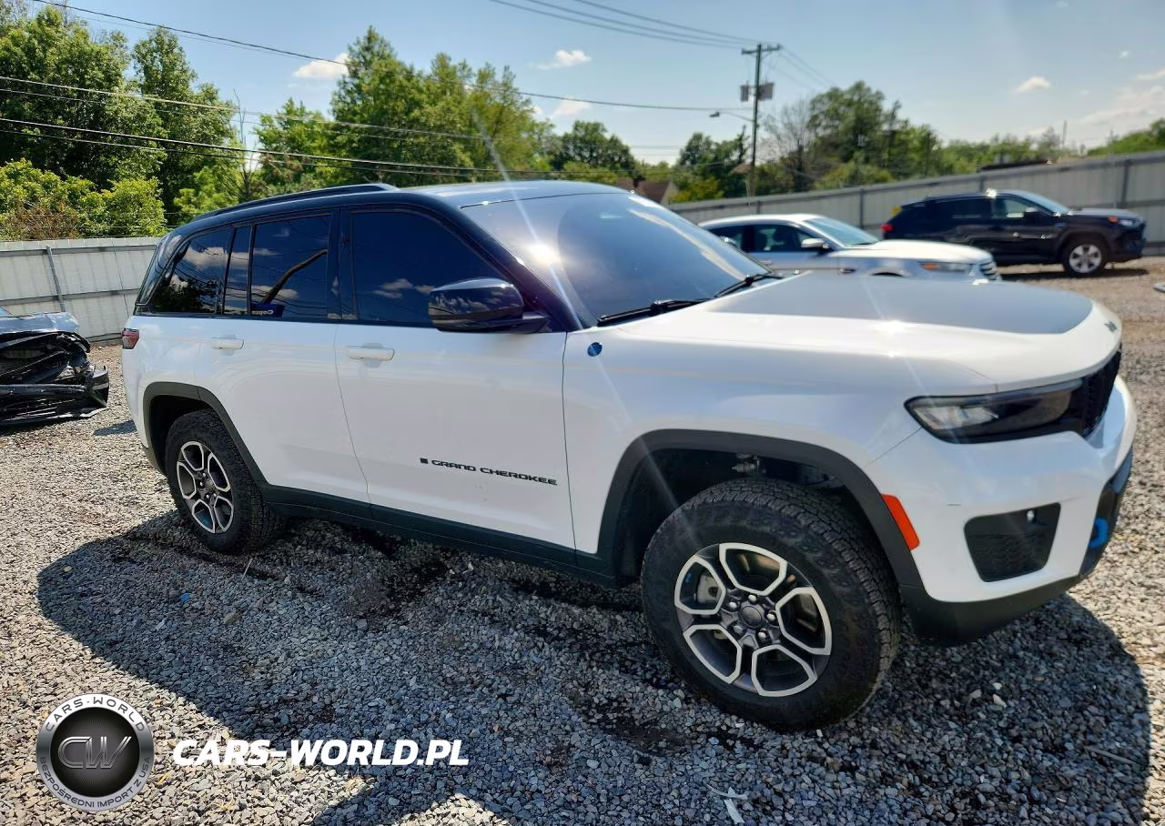 2023 Jeep Grand Cherokee Trailhawk 4Xe VIN:1C4RJYC67P8807534 - 4