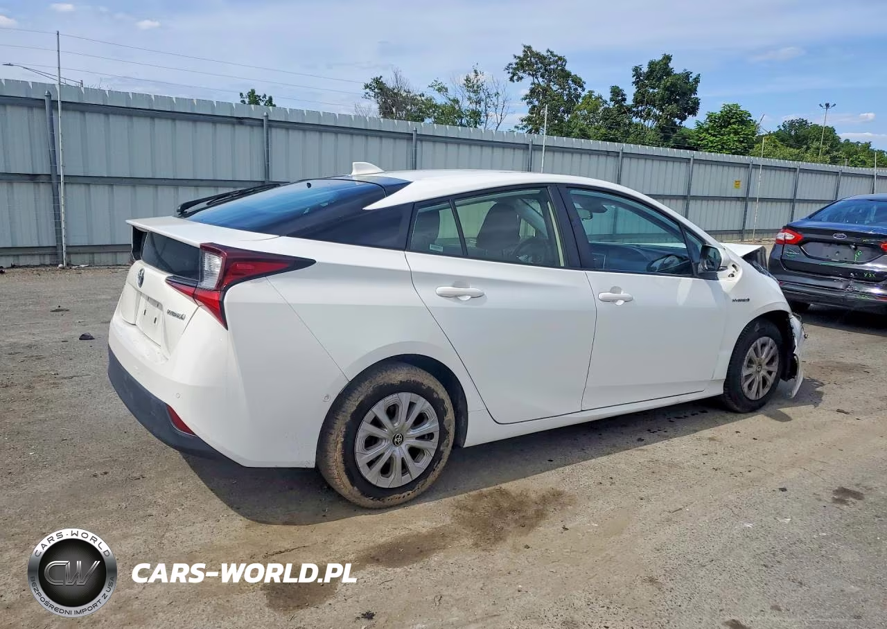 2021 Toyota Prius Le VIN:JTDKAMFU4M3145361 - 3