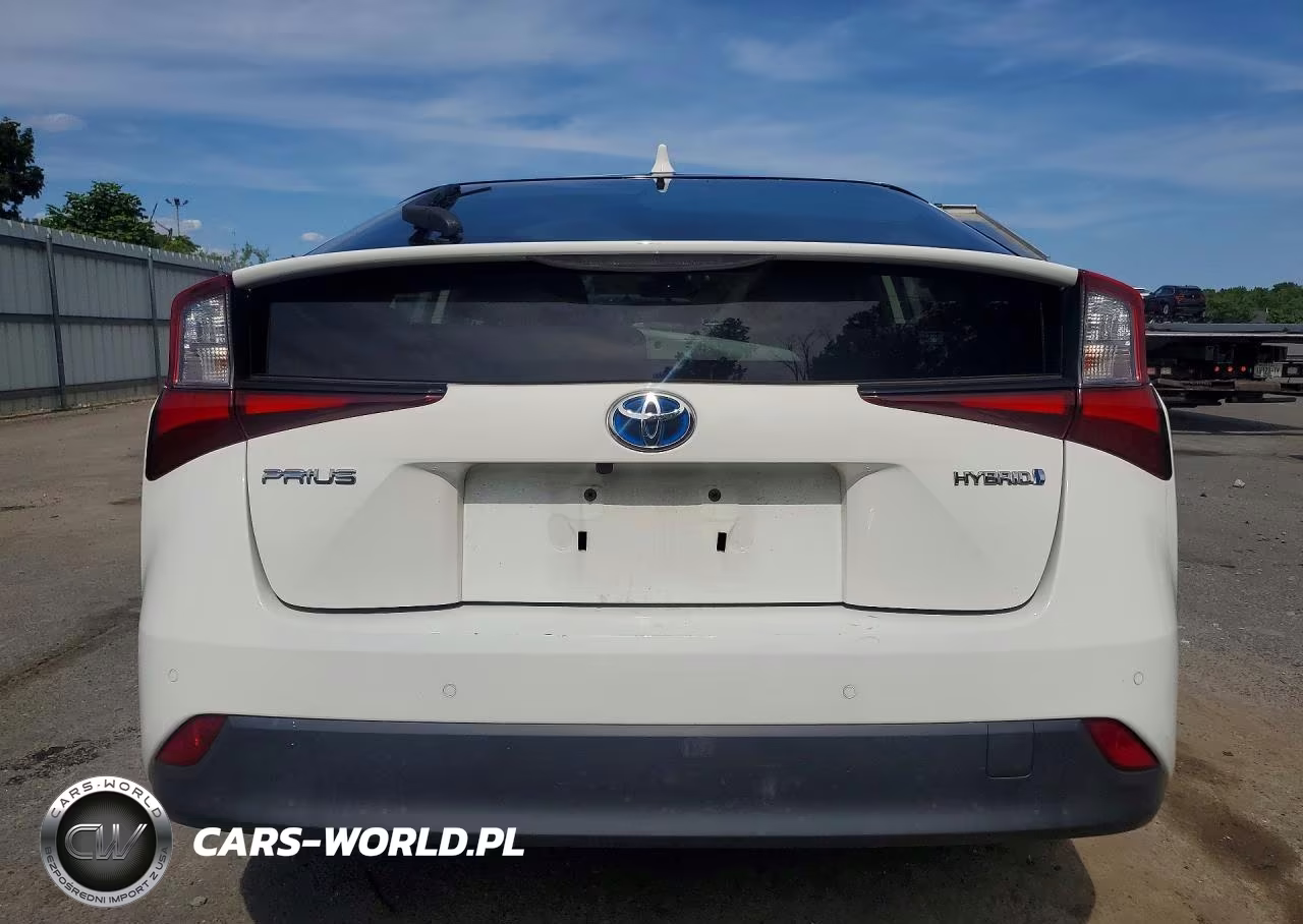 2021 Toyota Prius Le VIN:JTDKAMFU4M3145361 - 6