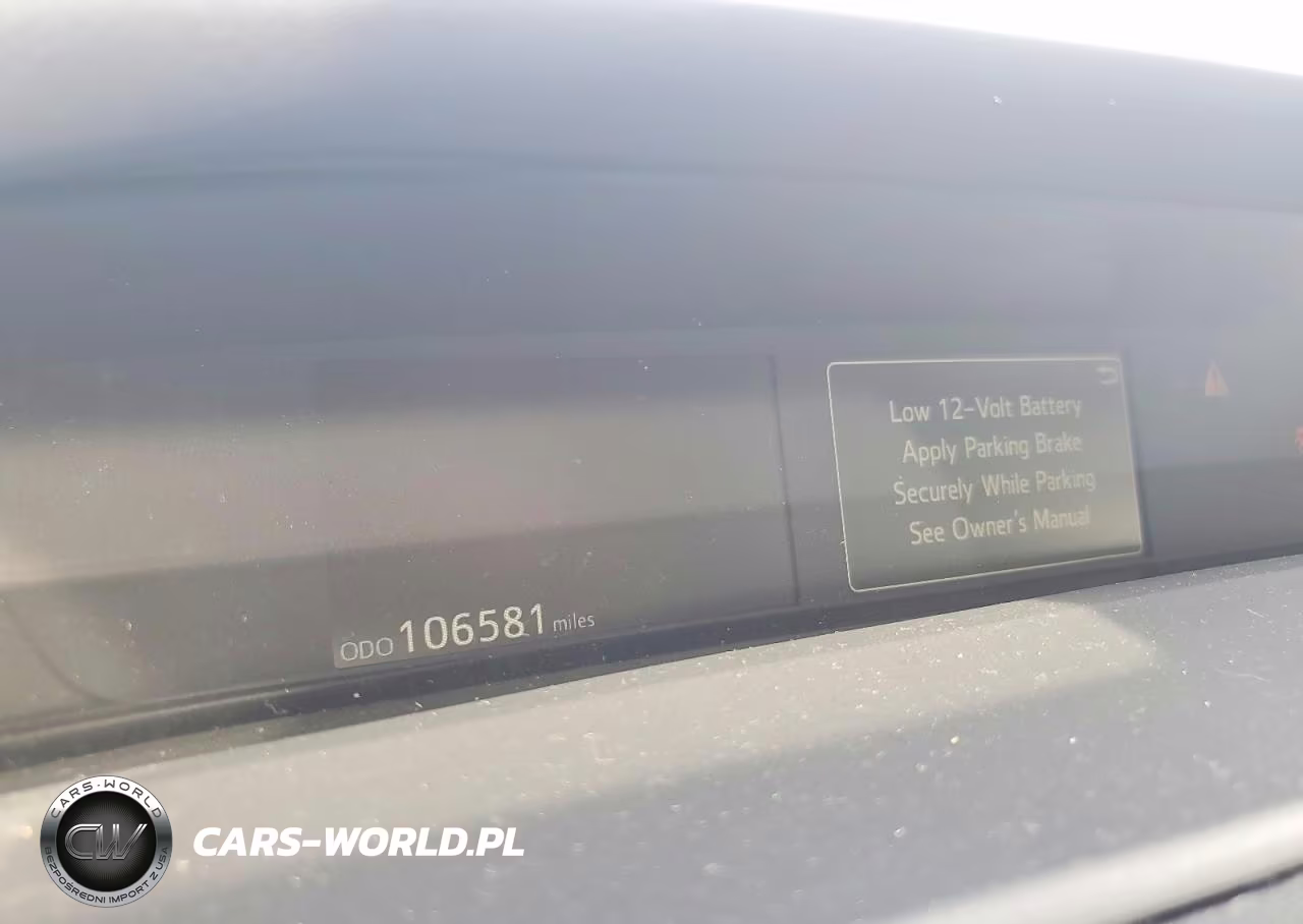 2021 Toyota Prius Le VIN:JTDKAMFU4M3145361 - 9