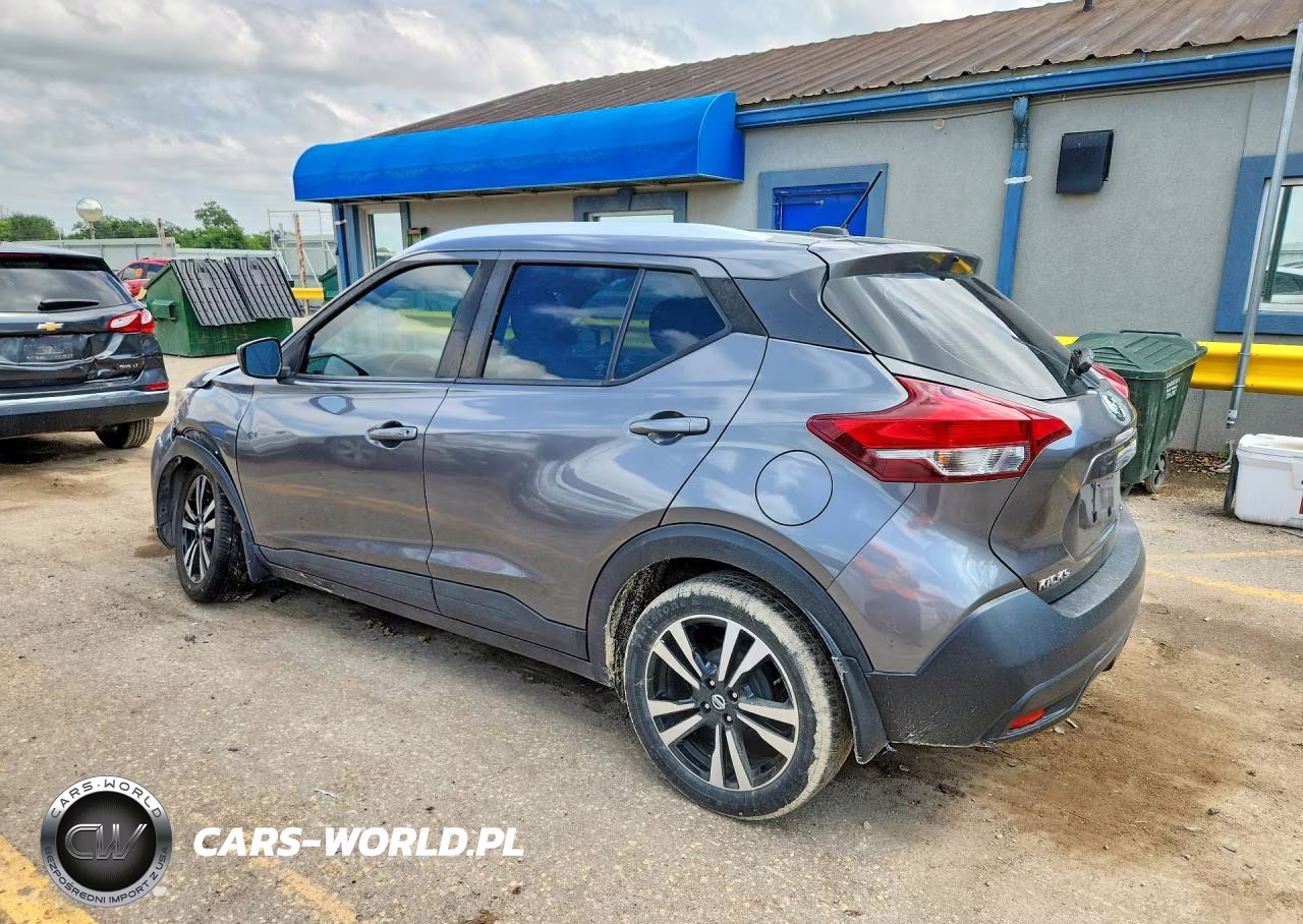 2018 Nissan Kicks S VIN:3N1CP5CU2JL506070 - 2
