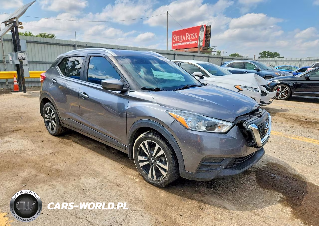 2018 Nissan Kicks S VIN:3N1CP5CU2JL506070 - 4