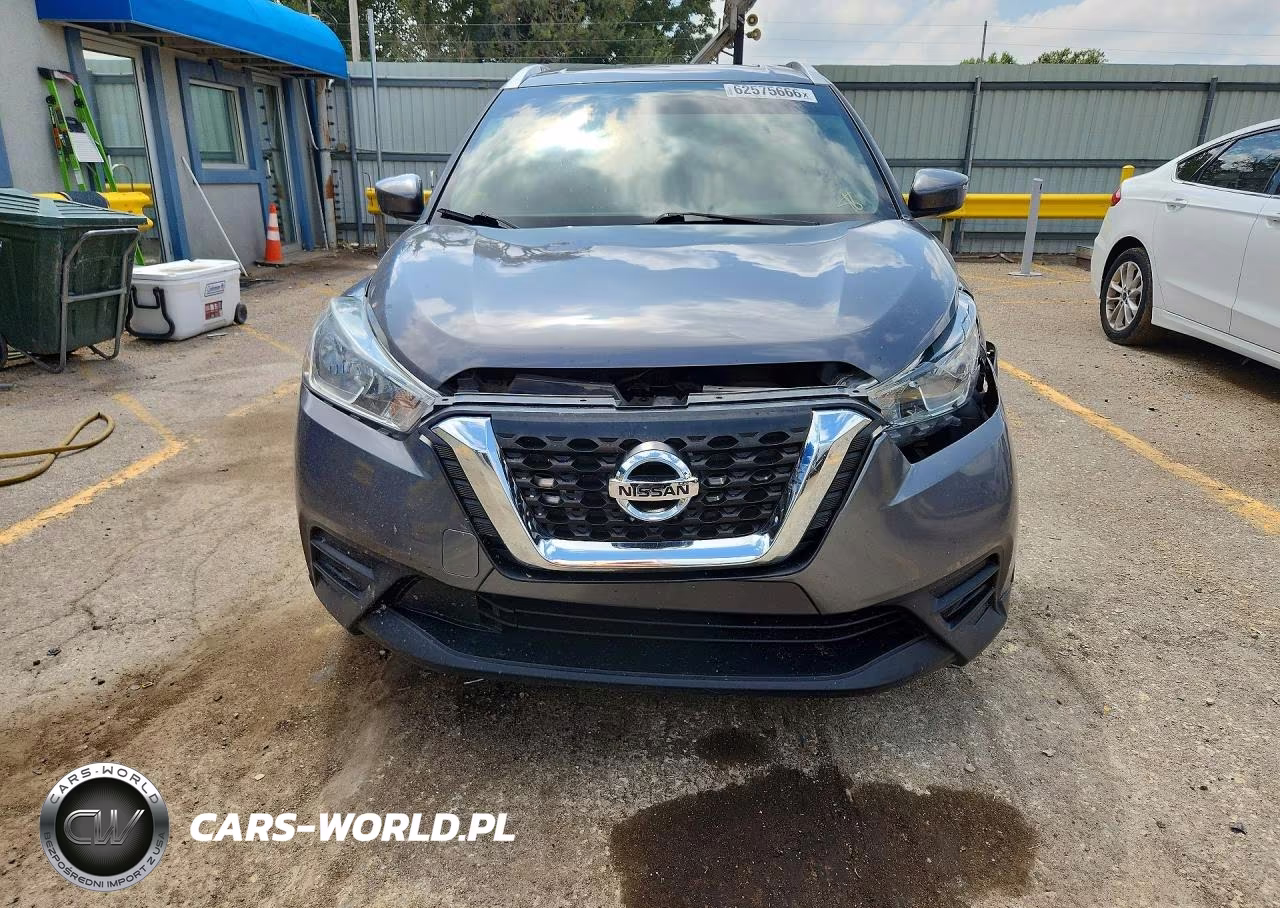 2018 Nissan Kicks S VIN:3N1CP5CU2JL506070 - 5