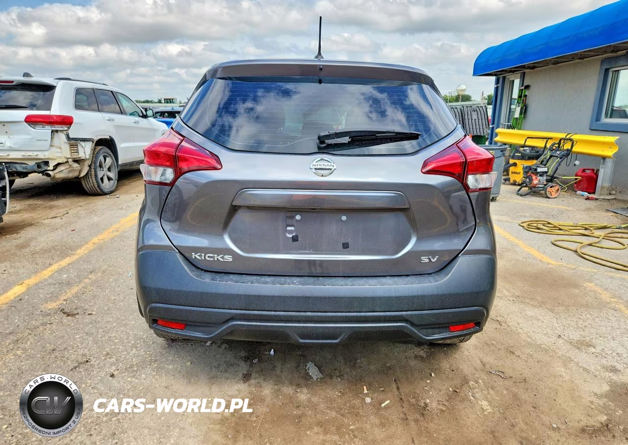 2018 Nissan Kicks S VIN:3N1CP5CU2JL506070 - 6