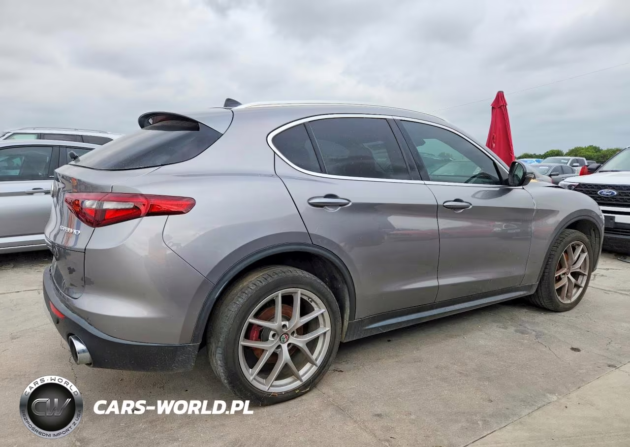 2018 Alfa Romeo Stelvio Ti VIN:ZASFAKBN0J7B97991 - 3