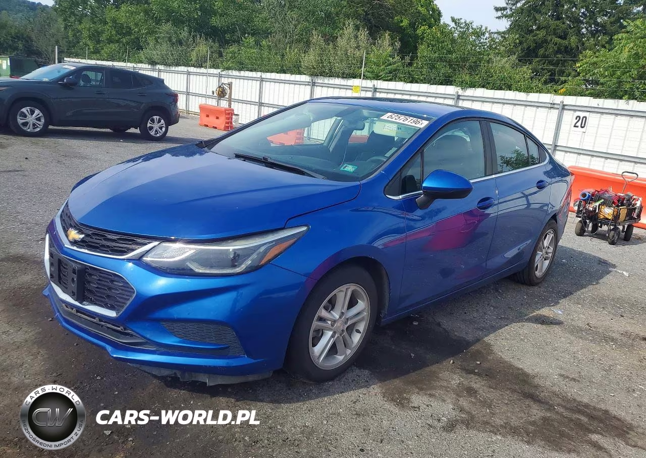 2018 Chevrolet Cruze Lt VIN:1G1BE5SM7J7101142 - 1