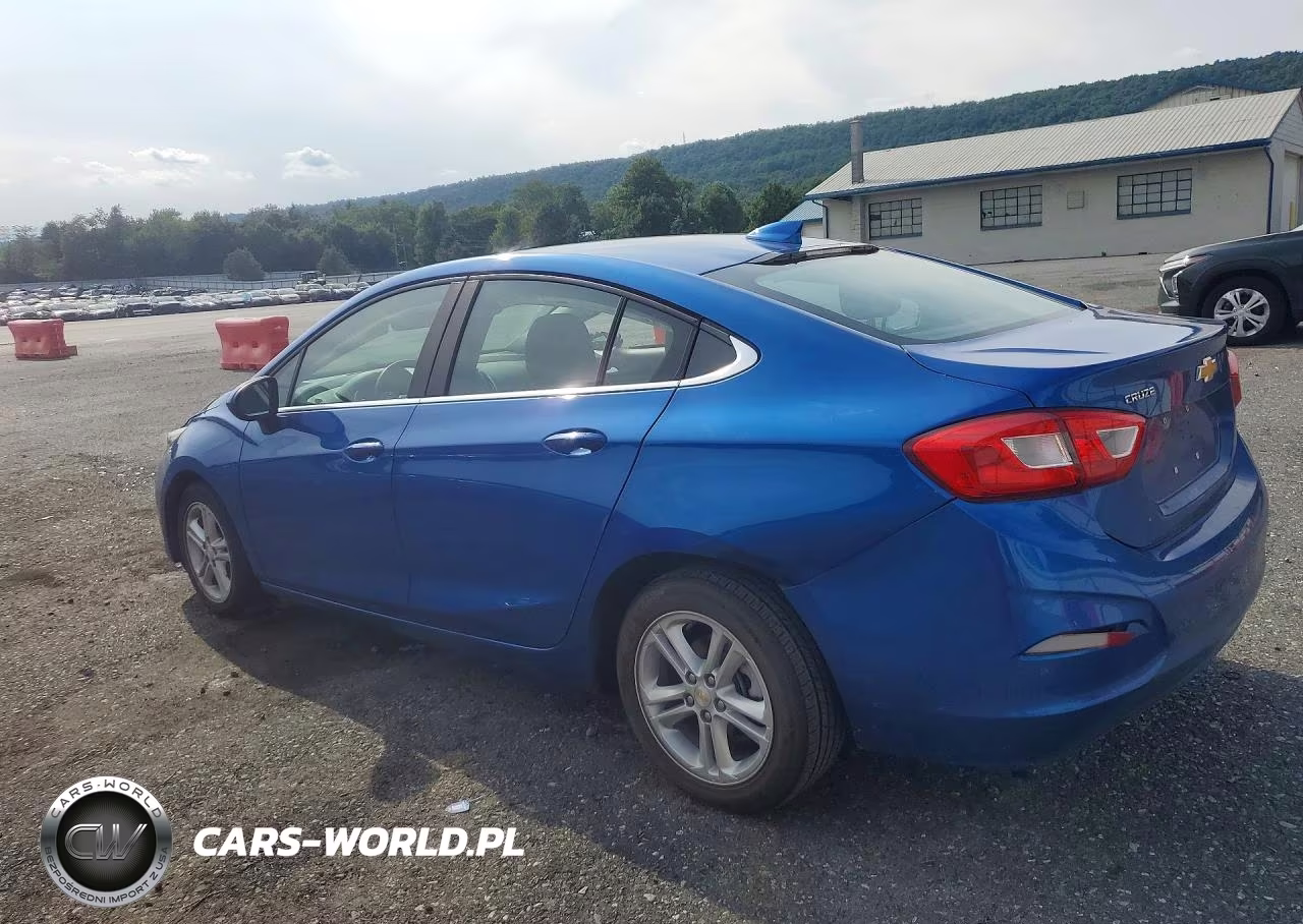 2018 Chevrolet Cruze Lt VIN:1G1BE5SM7J7101142 - 2