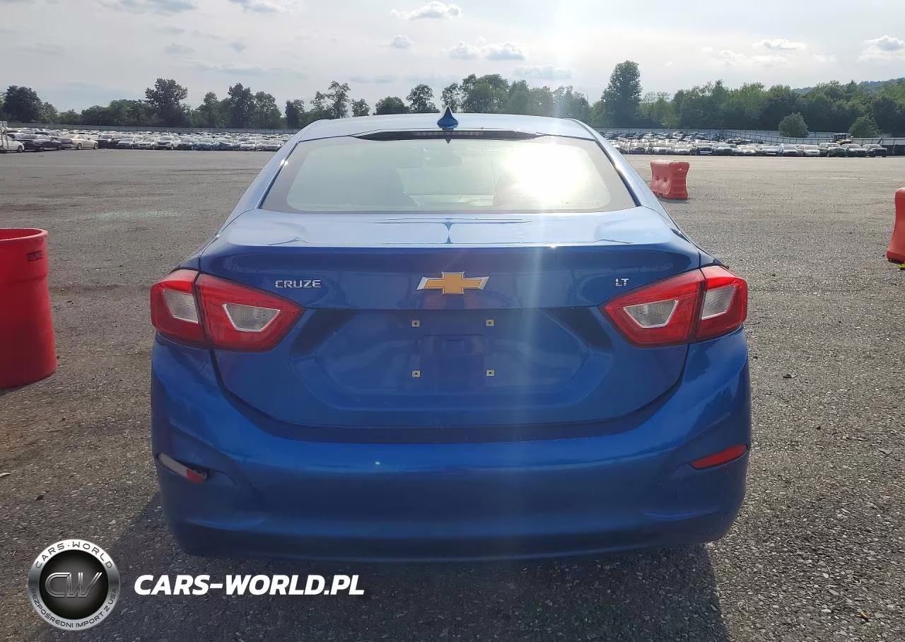2018 Chevrolet Cruze Lt VIN:1G1BE5SM7J7101142 - 6