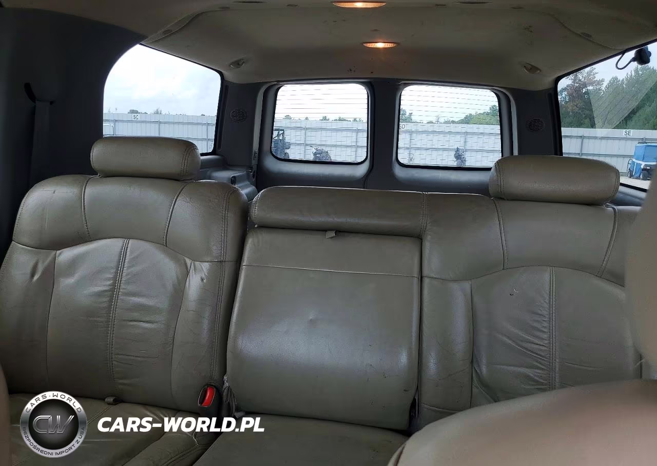 2001 Chevrolet Suburban C1500 VIN:3GNEC16T21G143279 - 10