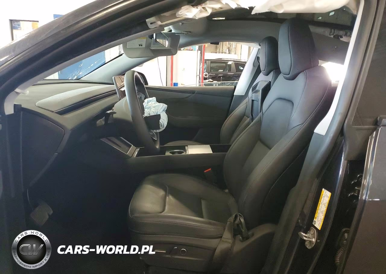 2026 Tesla Model Y VIN:7SAYGDEE3TF527291 - 7