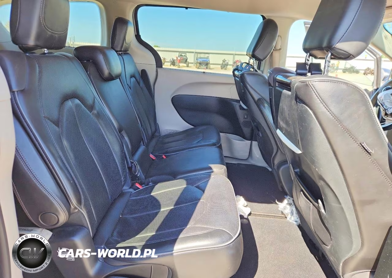 2018 Chrysler Pacifica Limited VIN:2C4RC1GG3JR245891 - 11