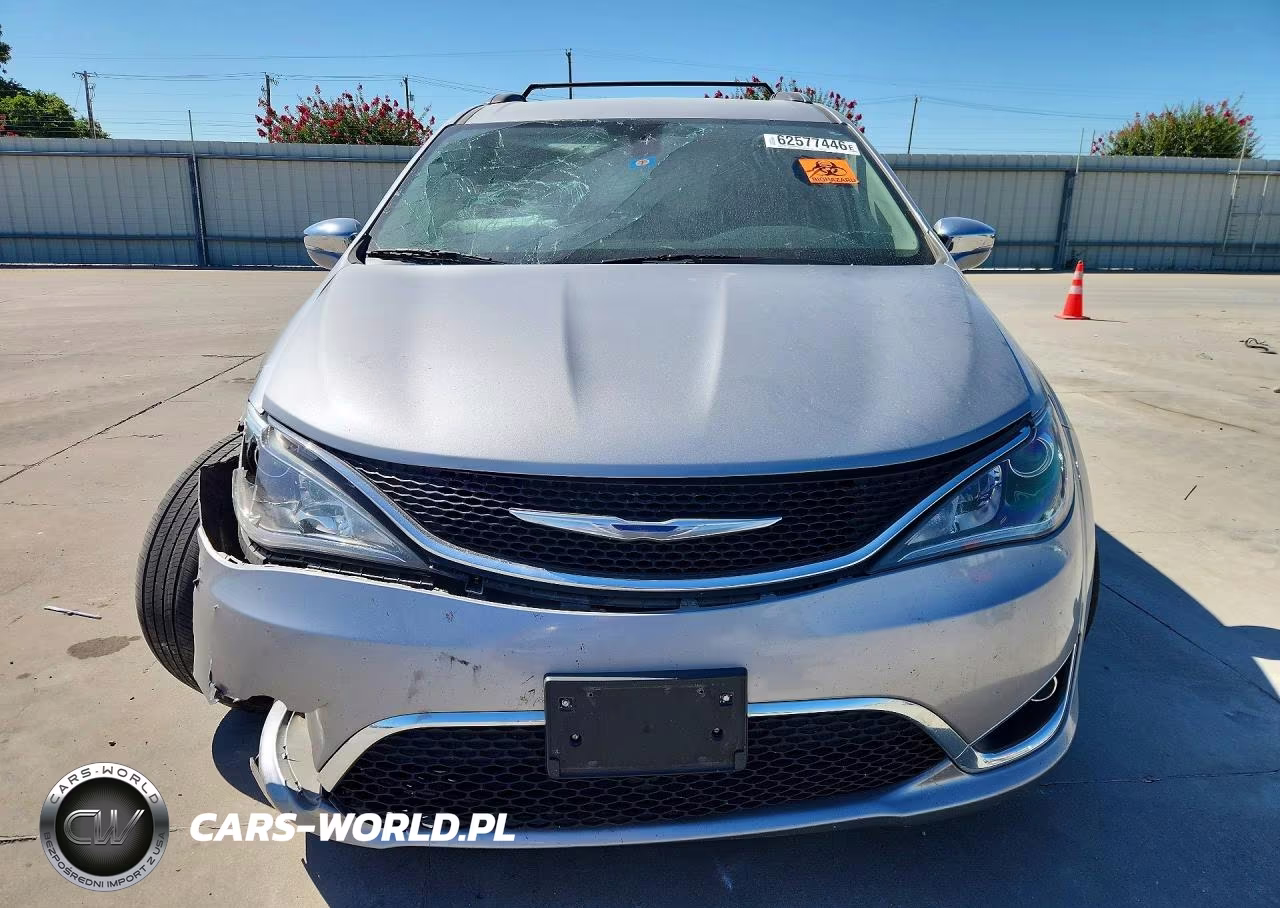 2018 Chrysler Pacifica Limited VIN:2C4RC1GG3JR245891 - 5