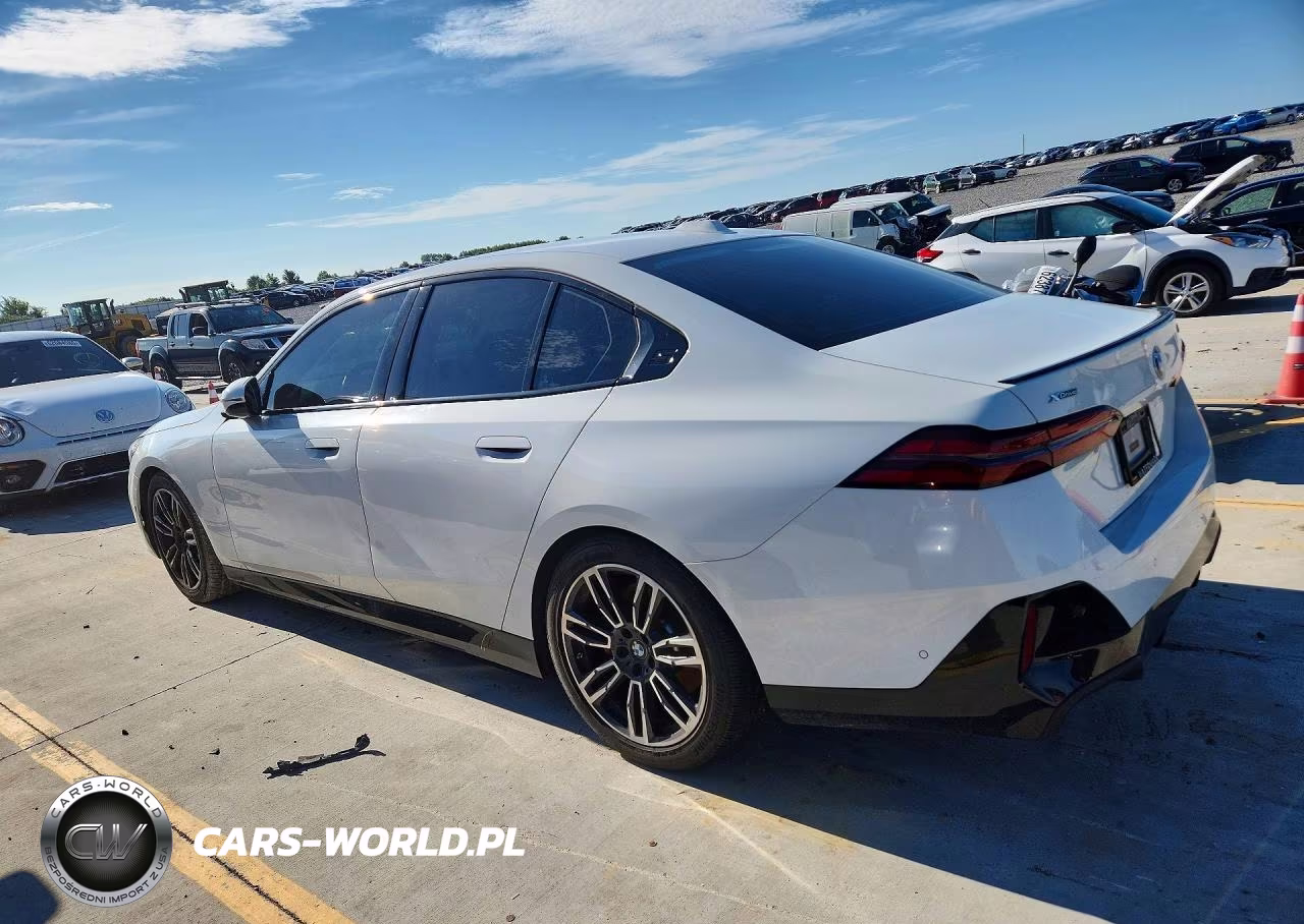 2024 BMW 530 Xi VIN:WBA53FJ04RCP87512 - 2