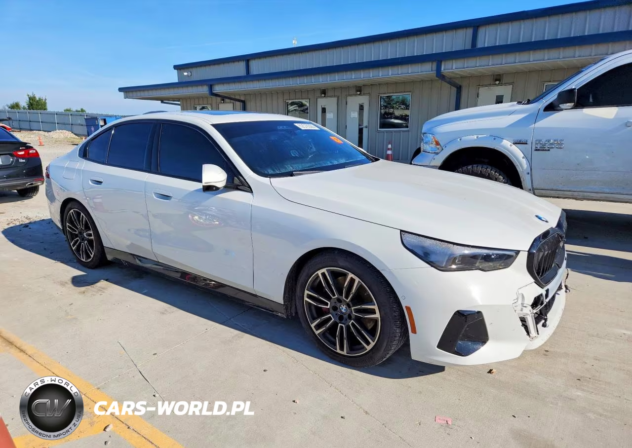 2024 BMW 530 Xi VIN:WBA53FJ04RCP87512 - 4