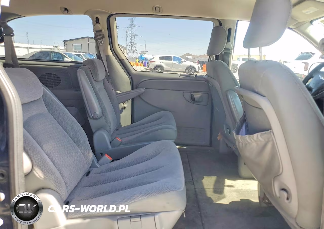 2005 Chrysler Town & Country Lx VIN:2C4GP44R15R286593 - 11