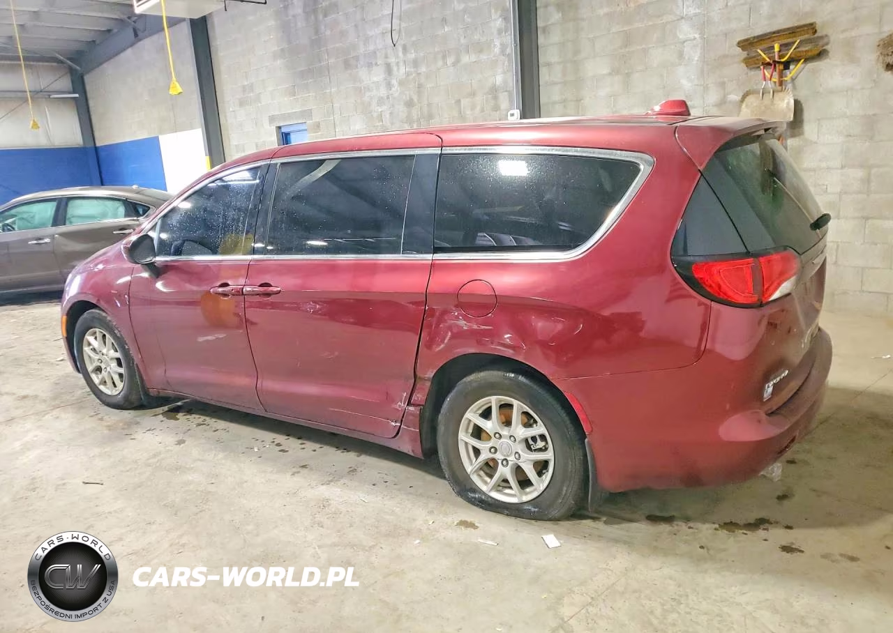 2017 Chrysler Pacifica Touring VIN:2C4RC1DG5HR510986 - 2