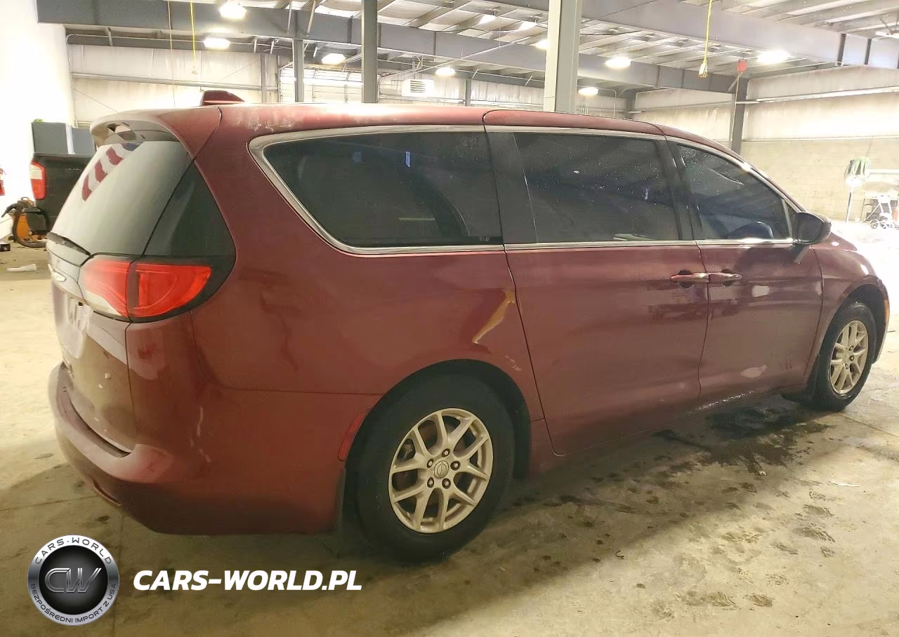 2017 Chrysler Pacifica Touring VIN:2C4RC1DG5HR510986 - 3