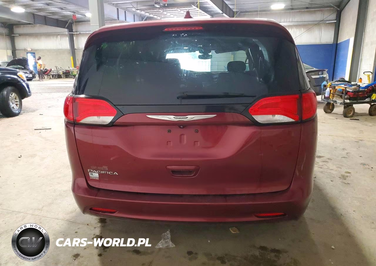 2017 Chrysler Pacifica Touring VIN:2C4RC1DG5HR510986 - 6