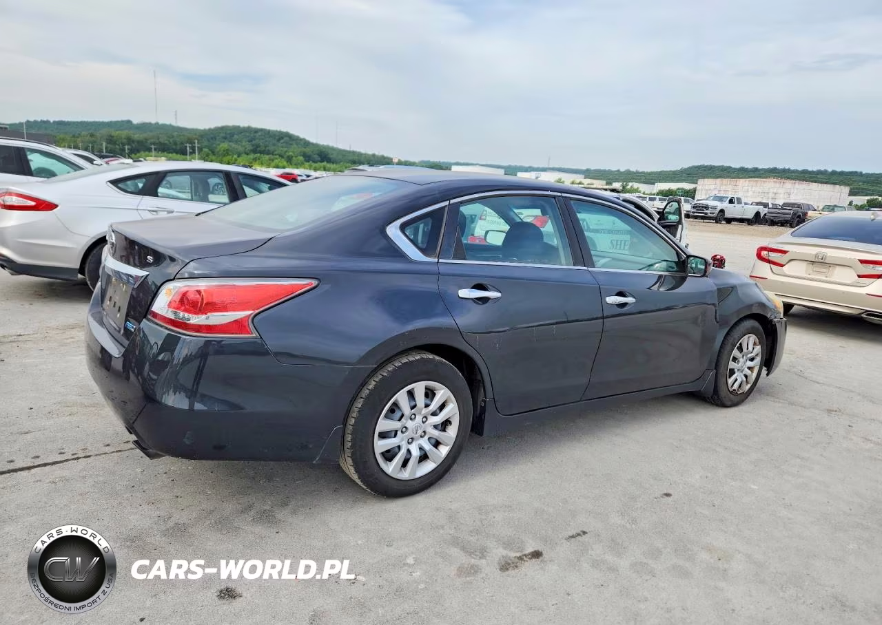 2014 Nissan Altima 2.5 S VIN:1N4AL3AP2EN370438 - 3
