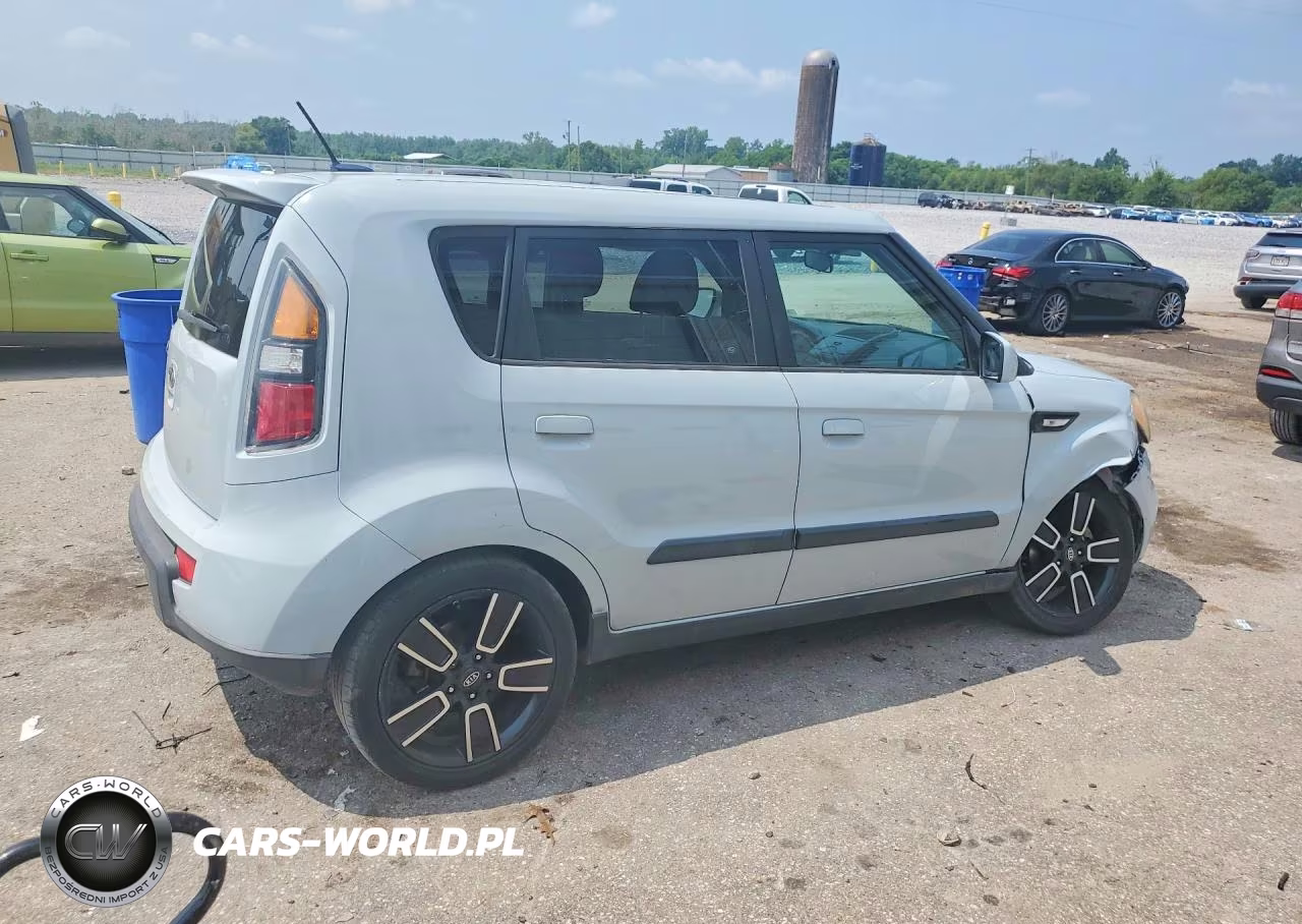 2010 Kia Soul + VIN:KNDJT2A25A7170600 - 3