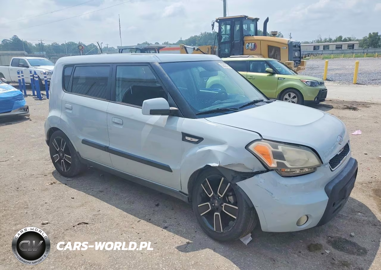 2010 Kia Soul + VIN:KNDJT2A25A7170600 - 4