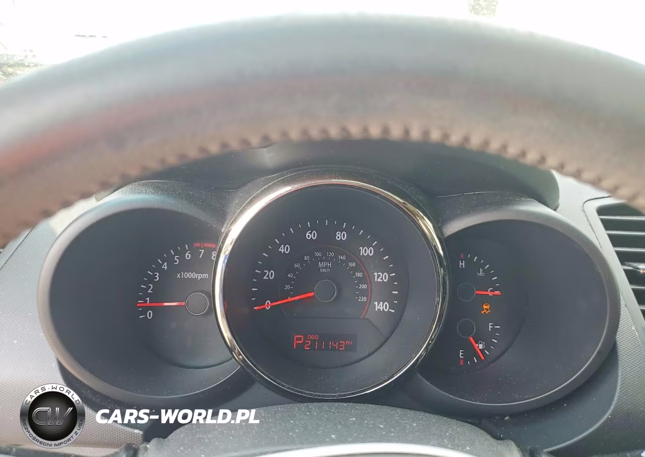2010 Kia Soul + VIN:KNDJT2A25A7170600 - 9