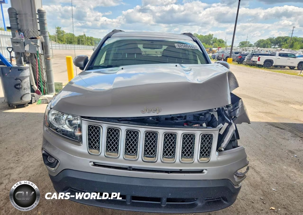 2016 Jeep Compass Latitude VIN:1C4NJCEA1GD716057 - 5