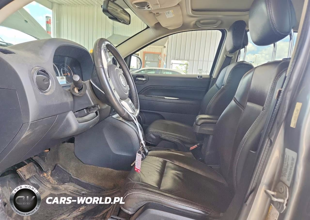 2016 Jeep Compass Latitude VIN:1C4NJCEA1GD716057 - 7