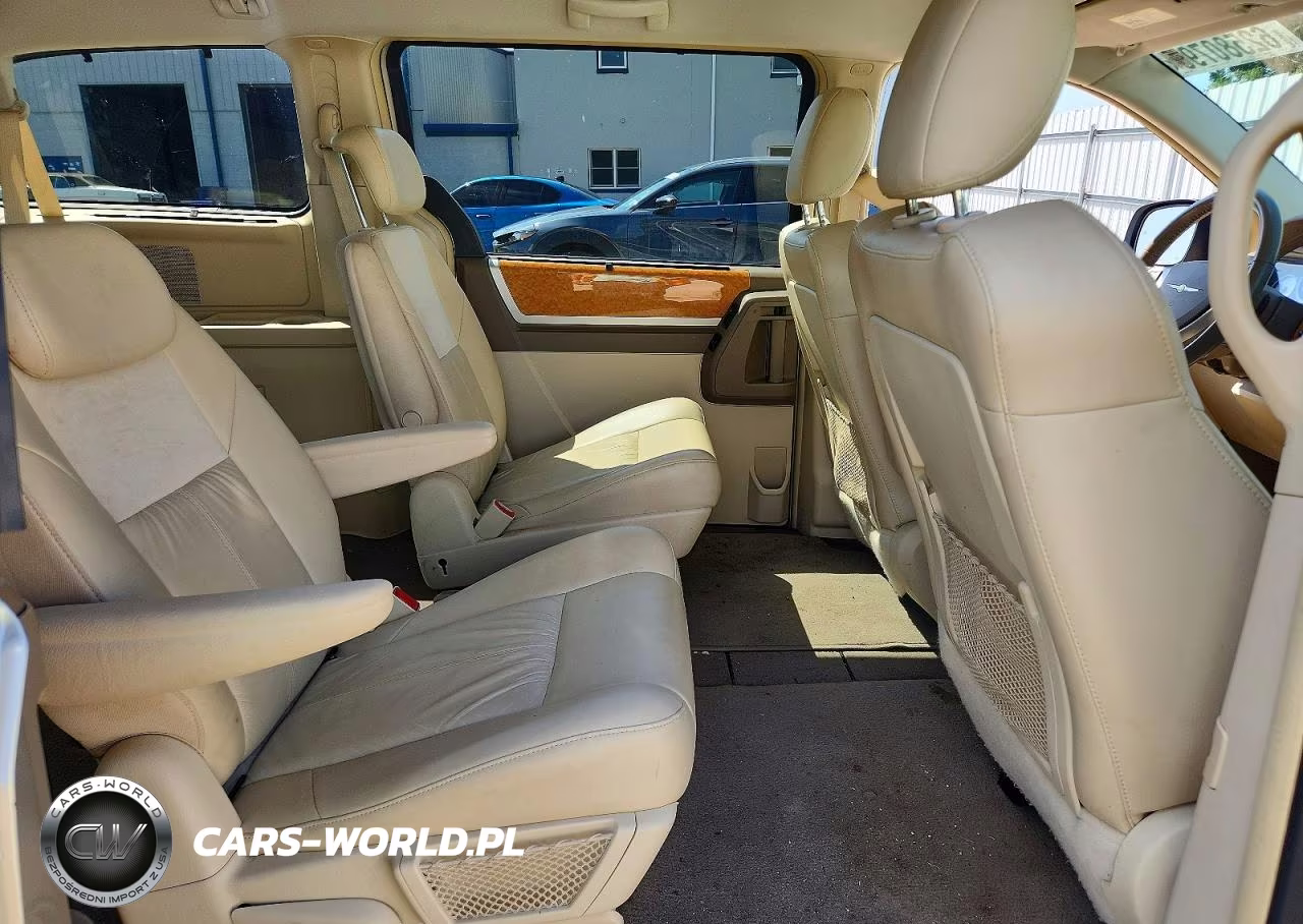 2009 Chrysler Town & Country Limited VIN:2A8HR64X79R635456 - 11