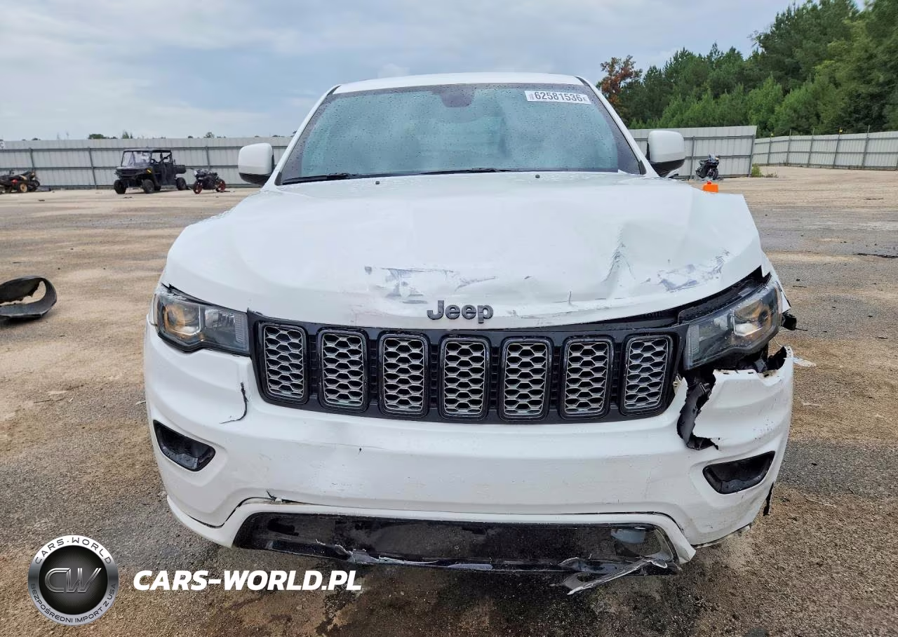 2017 Jeep Grand Cherokee Laredo VIN:1C4RJFAG3HC927412 - 5