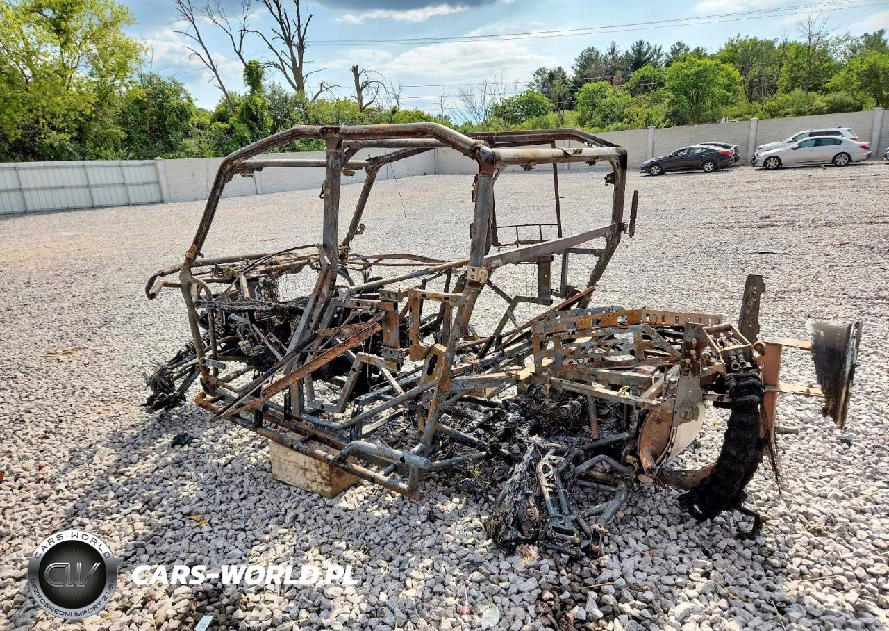2023 Polaris Utility Vehicle VIN:3NSGMK996PM393332 - 3