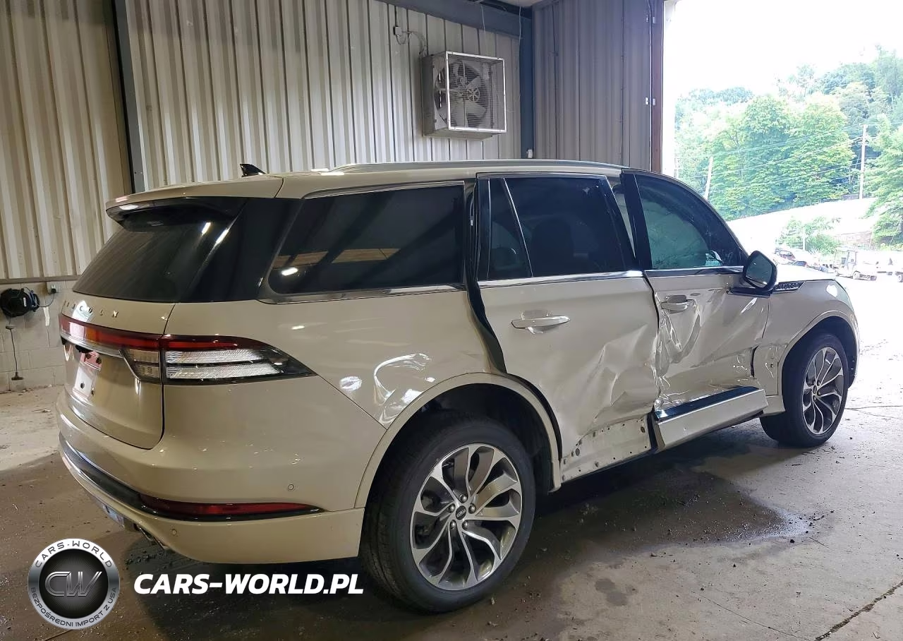 2021 Lincoln Aviator Grand Touring VIN:5LMYJ8XY2MNL00053 - 3