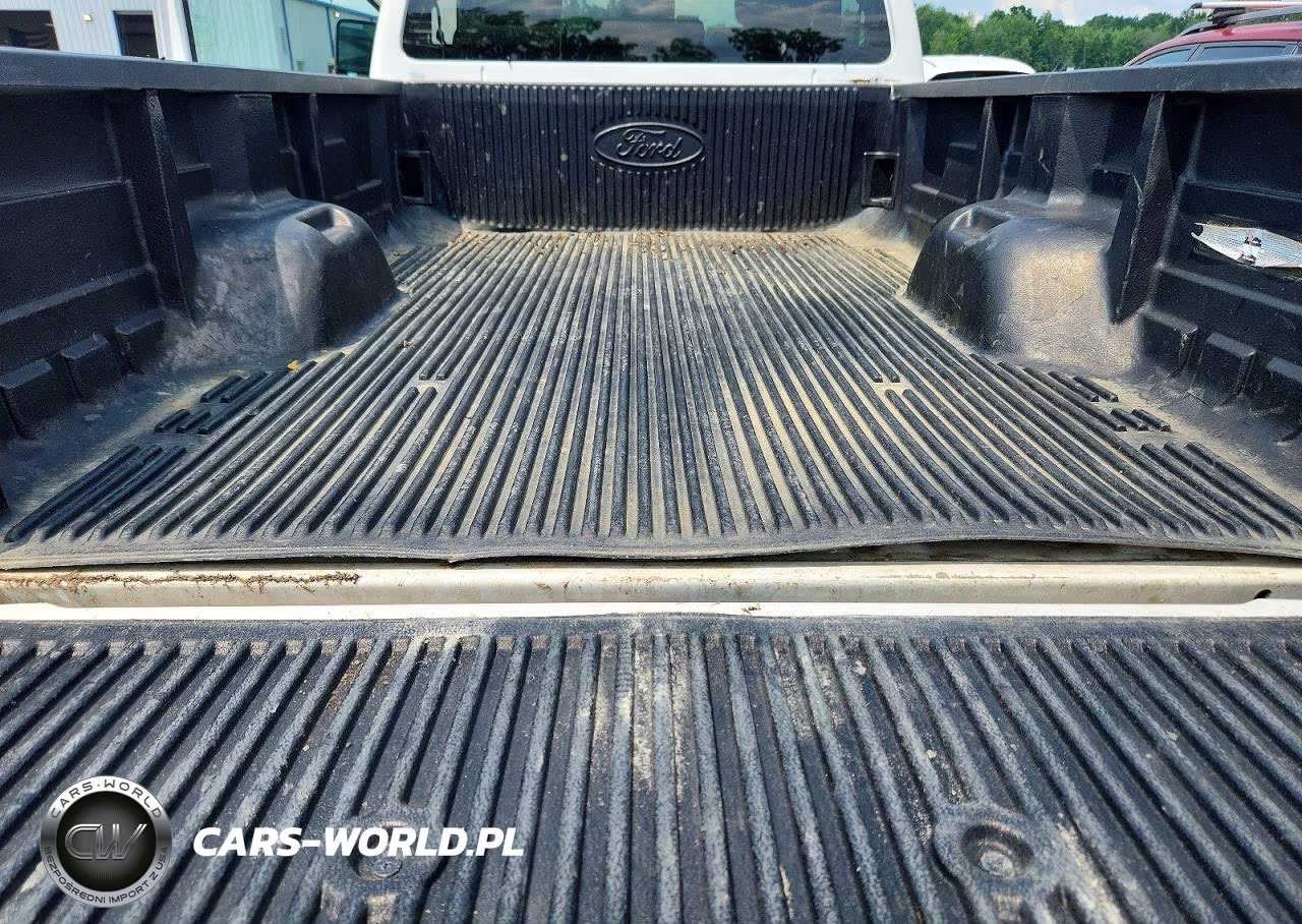 2016 Ford F250 Super Duty VIN:1FTBF2B68GEC68229 - 10