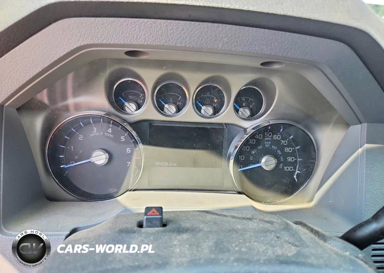 2016 Ford F250 Super Duty VIN:1FTBF2B68GEC68229 - 9