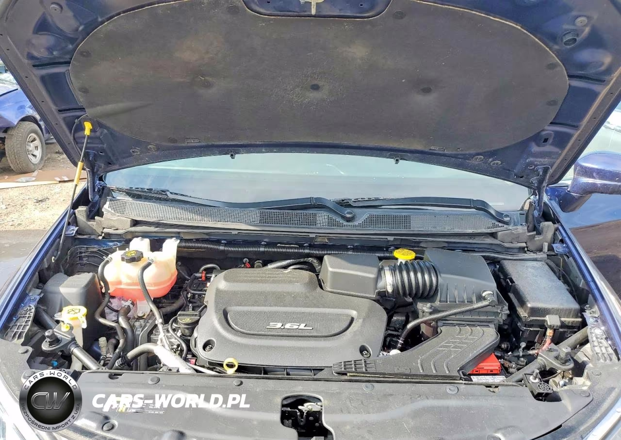 2018 Chrysler Pacifica Touring L Plus VIN:2C4RC1EG5JR106204 - 12