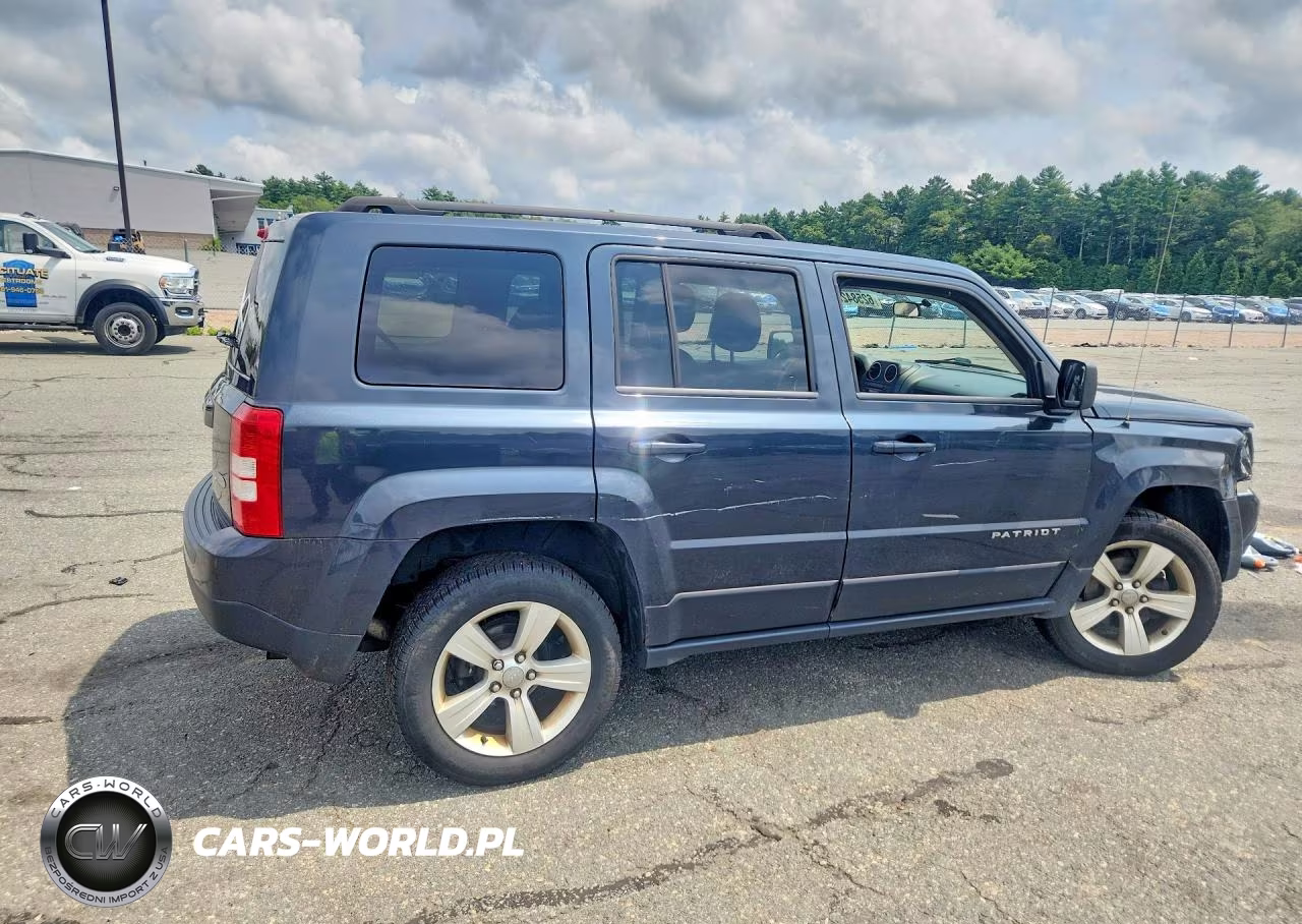 2014 Jeep Patriot Latitude VIN:1C4NJRFB3ED688432 - 3