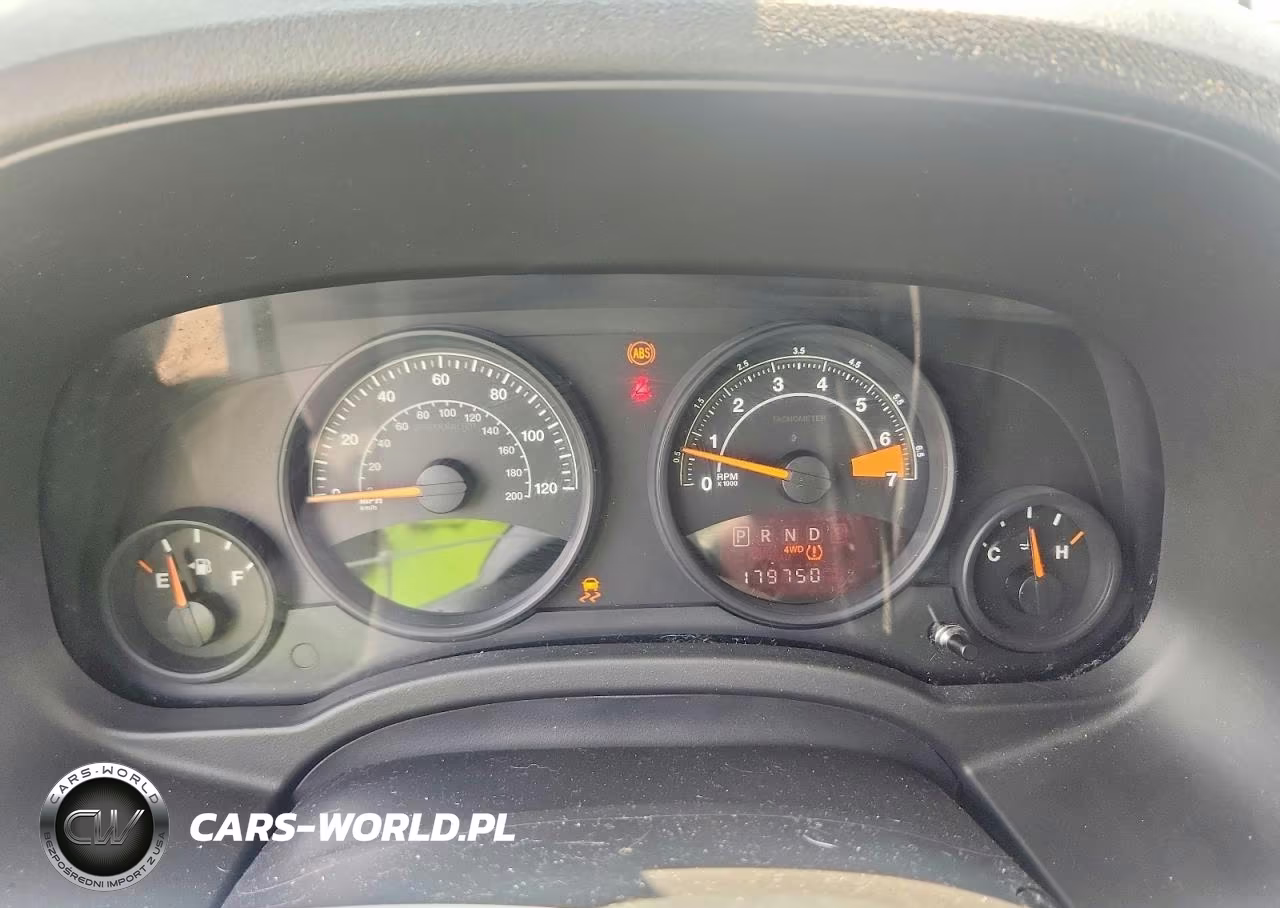2014 Jeep Patriot Latitude VIN:1C4NJRFB3ED688432 - 9