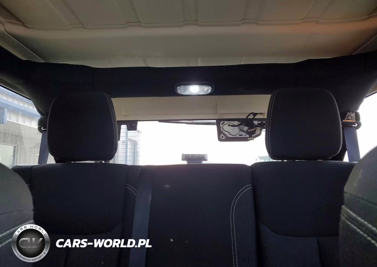 2016 Jeep Wrangler Unlimited Rubicon VIN:1C4BJWFG6GL317013 - 10