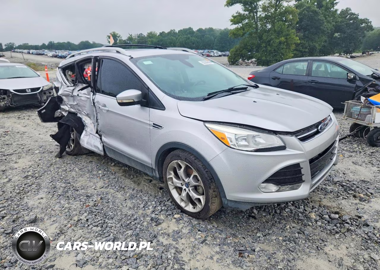 2014 Ford Escape Titanium VIN:1FMCU0JX5EUA19717 - 4