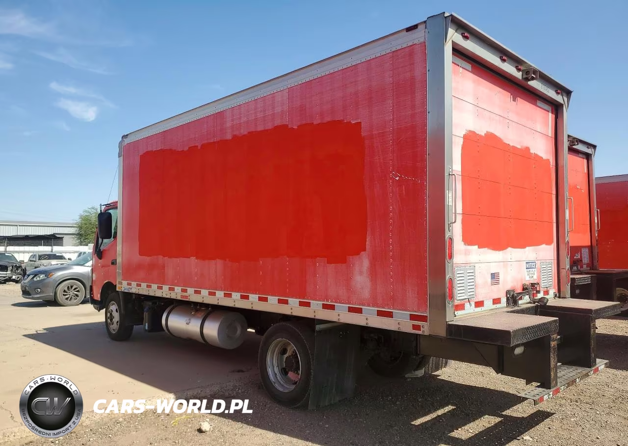 2017 Hino 195 Box Truck VIN:JHHSDM2H5HK005859 - 2
