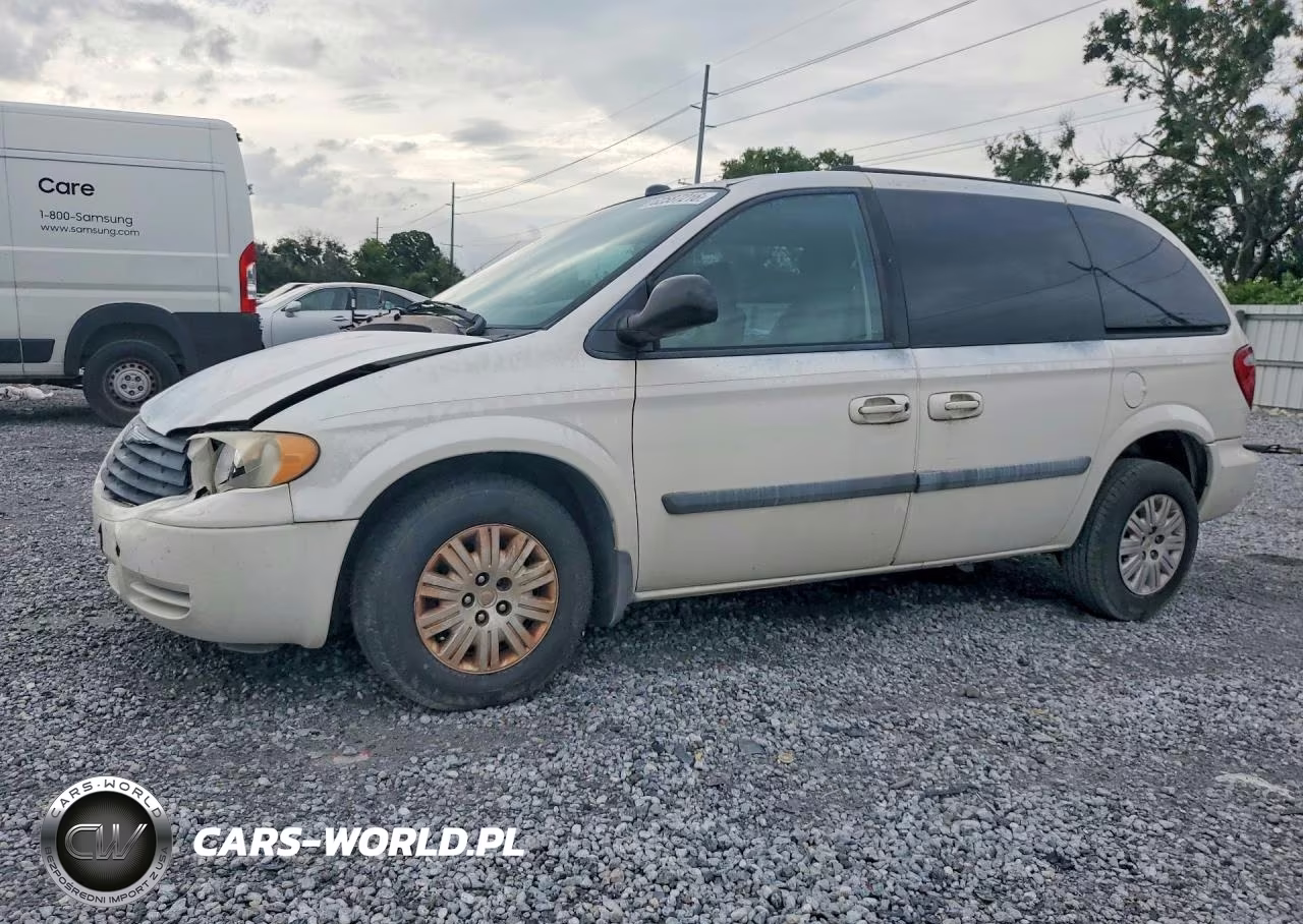 2005 Chrysler Town & Country
