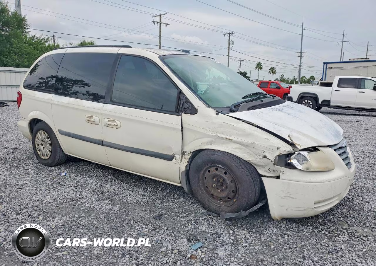 2005 Chrysler Town & Country VIN:1C4GP45R35B430786 - 4
